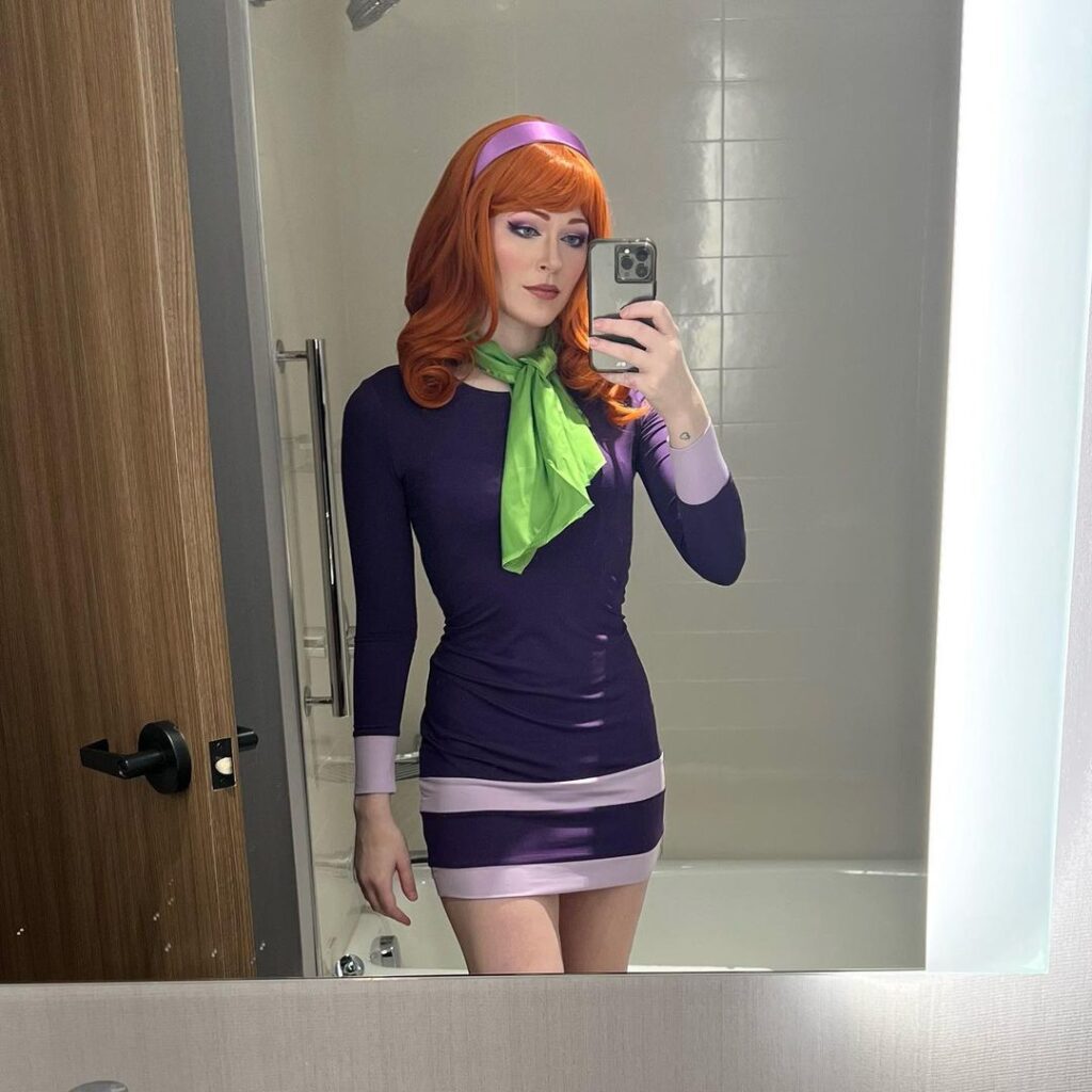 daphne halloween costume